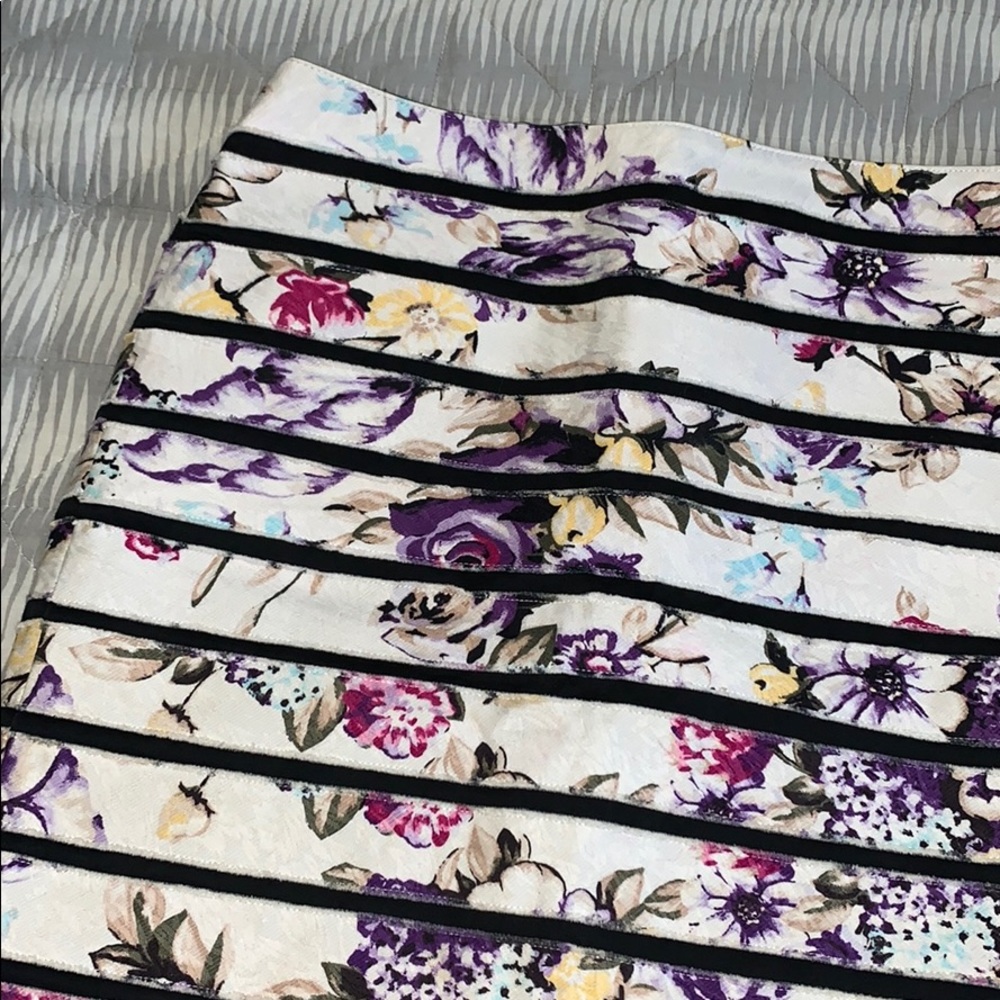White House | Black Market pencil mini skirt
